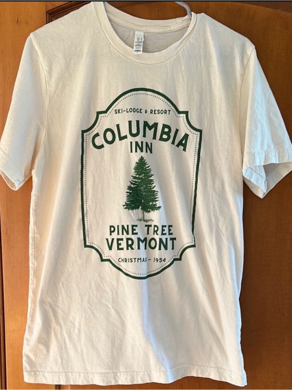 Bella Canvas Cream White Columbia Inn Pine Tree Vermont Graphic Tee L 🌲